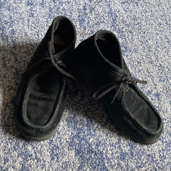 Hush Puppies Bridgeport Black Suede Shoes, Boys Size 4.5 - Picture 4 of 10